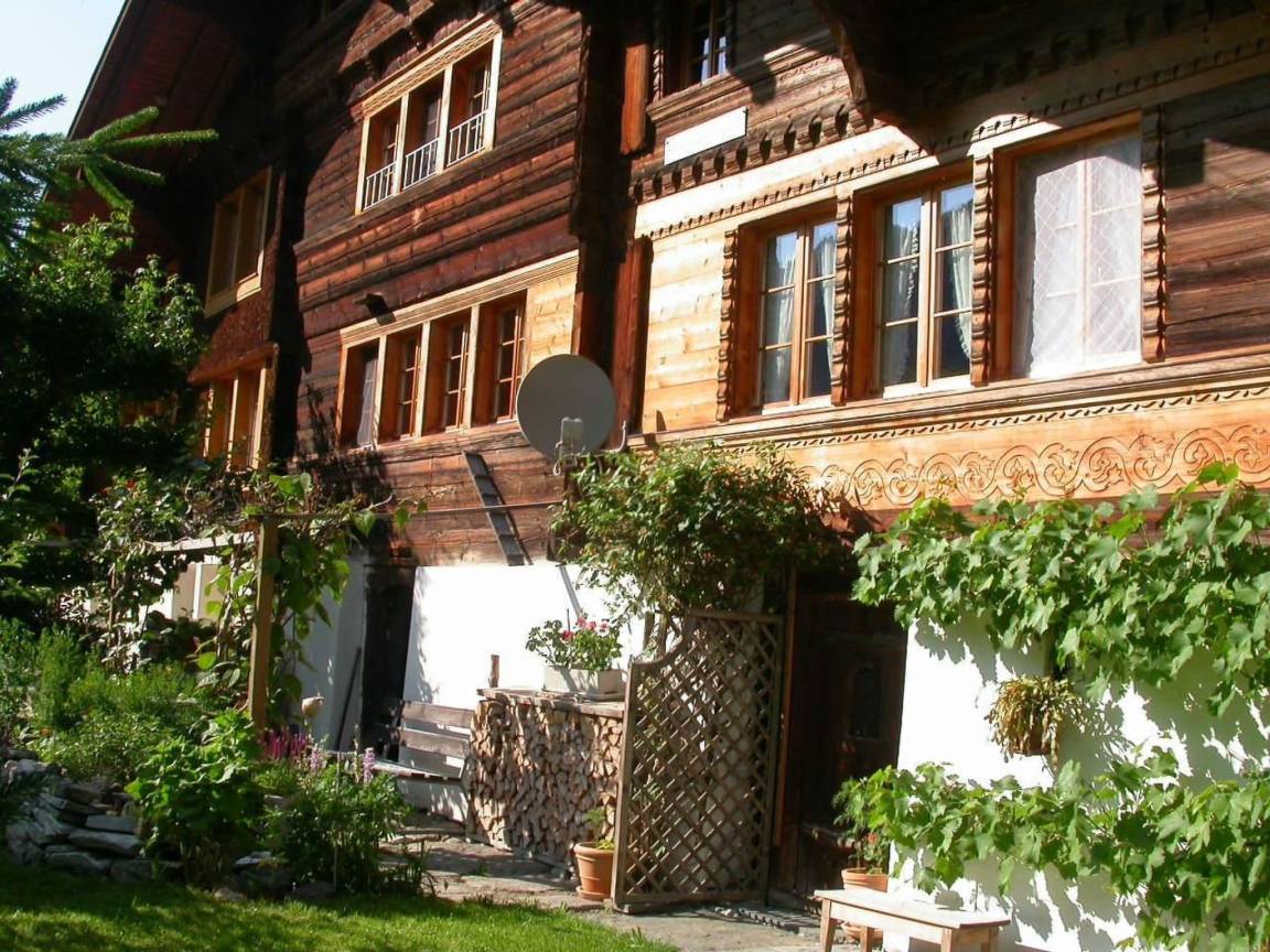70 M² Ferienwohnung ∙ 2 Schlafzimmer ∙ 5 Gäste - Meiringen
