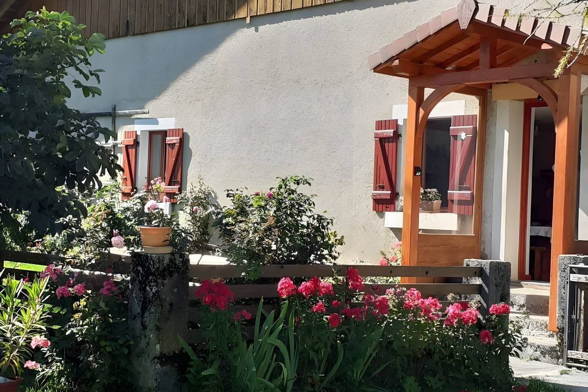 120 M² Ferienhaus ∙ 2 Schlafzimmer ∙ 6 Gäste - Doubs