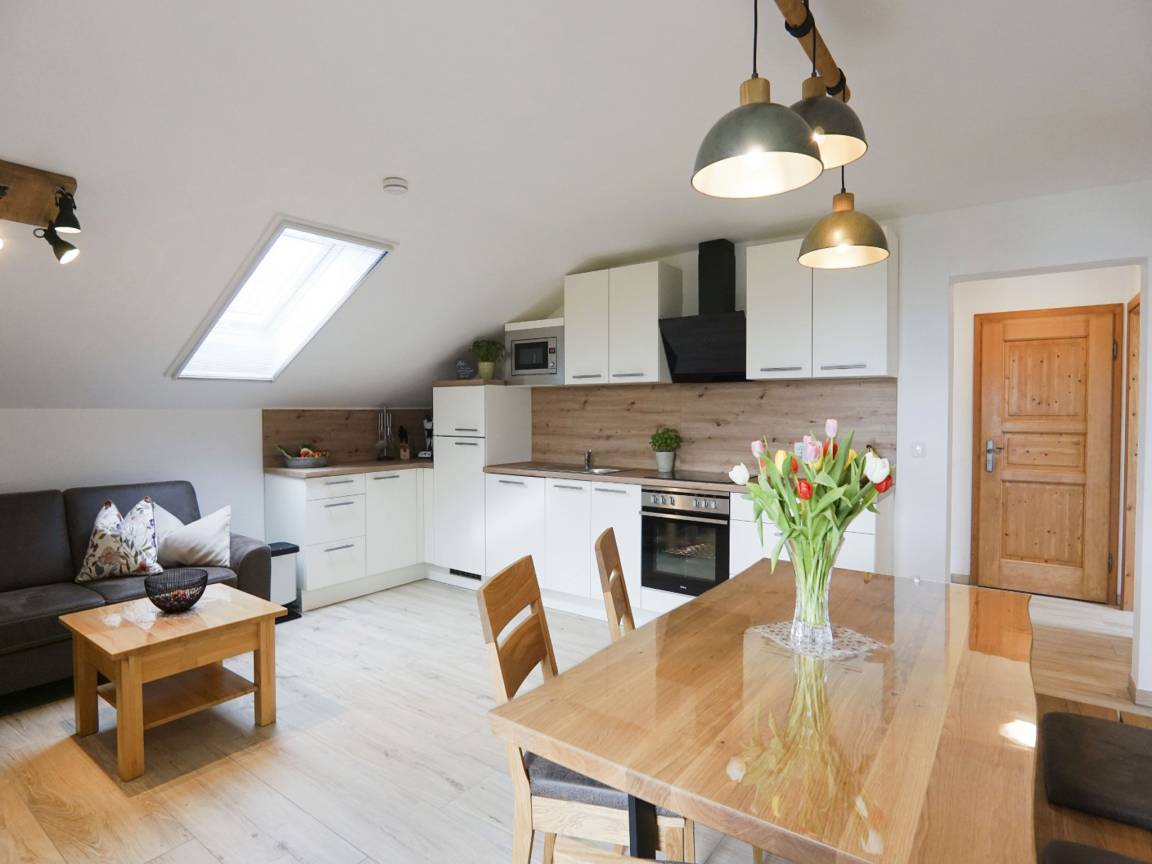 90 M² Ferienwohnung ∙ 2 Schlafzimmer ∙ 4 Gäste - Taching am See