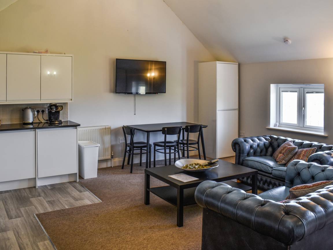 Cottage ∙ 2 Bedrooms ∙ 4 Guests - Southend-on-Sea