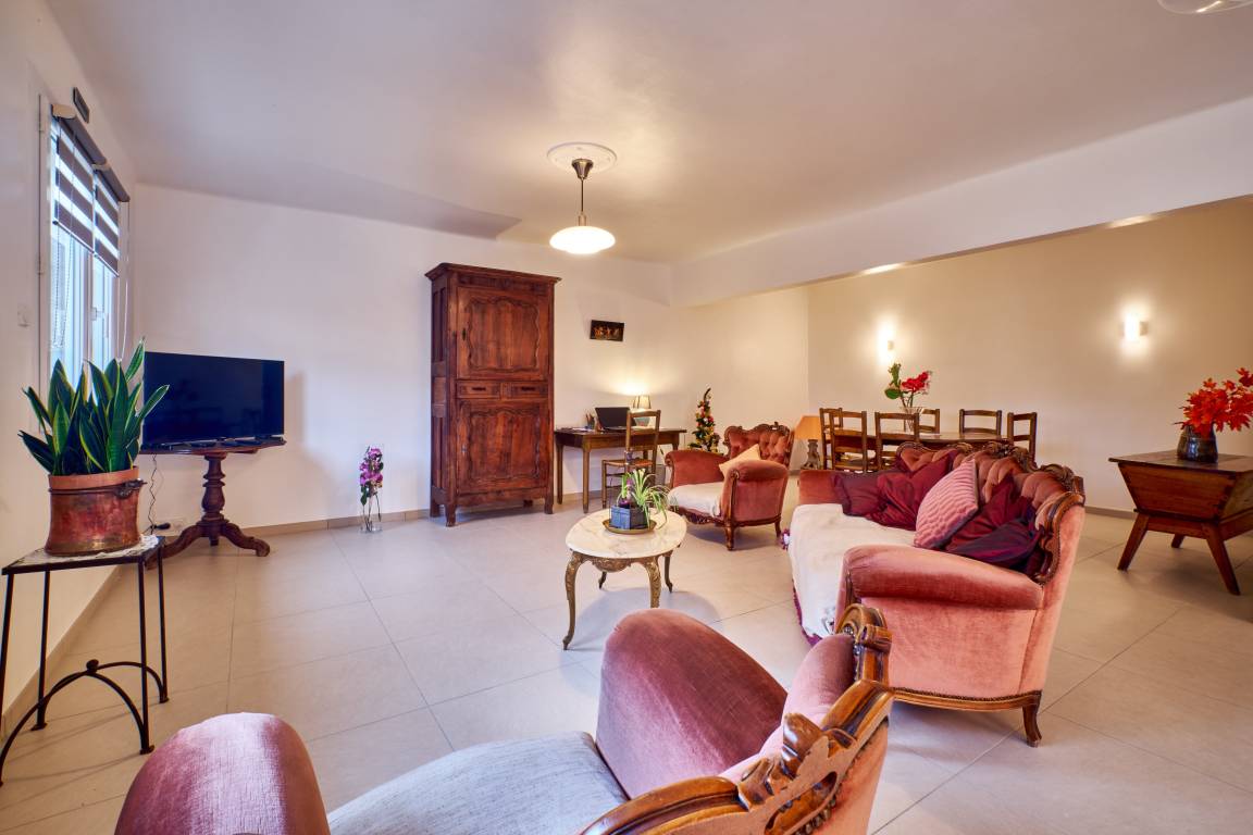145 M² Huis ∙ 3 Slaapkamers ∙ 6 Gasten - Rhône-Alpes