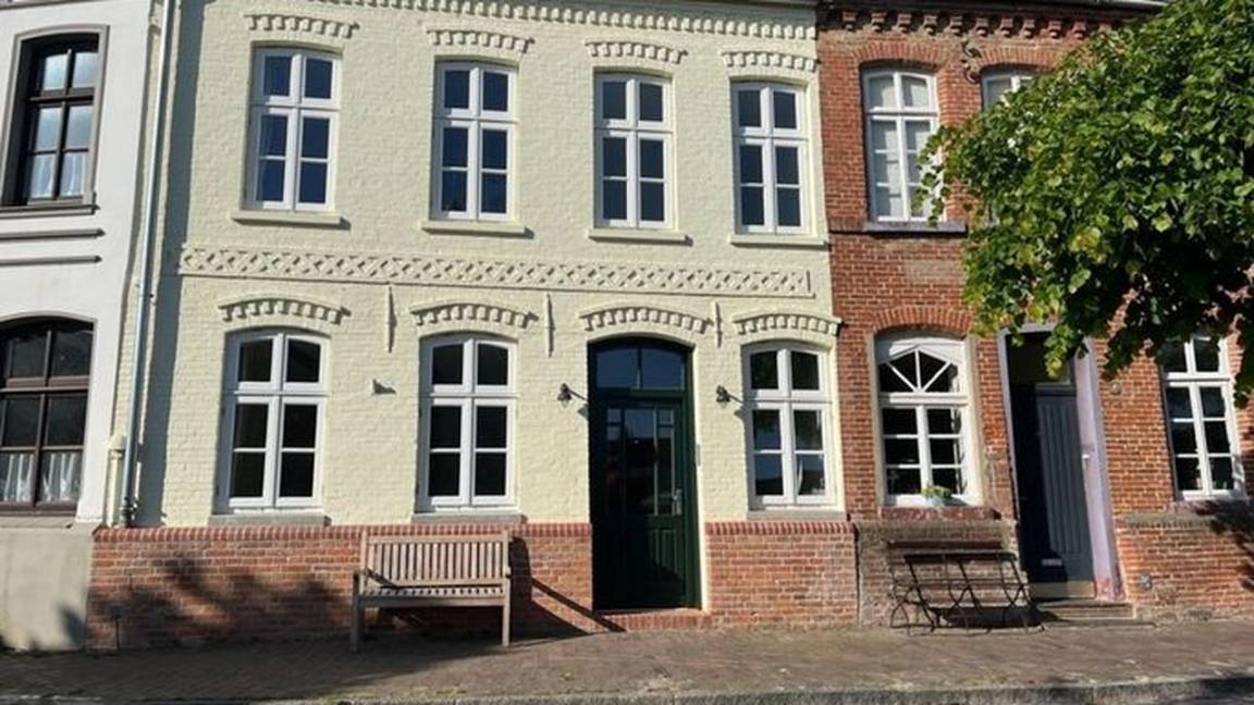 65 M² Ferienwohnung ∙ 2 Schlafzimmer ∙ 3 Gäste - Weener