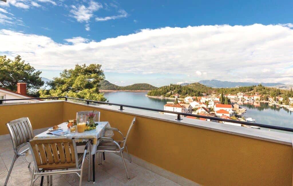 40 M² Apartment ∙ 2 Bedrooms ∙ 6 Guests - Ploče