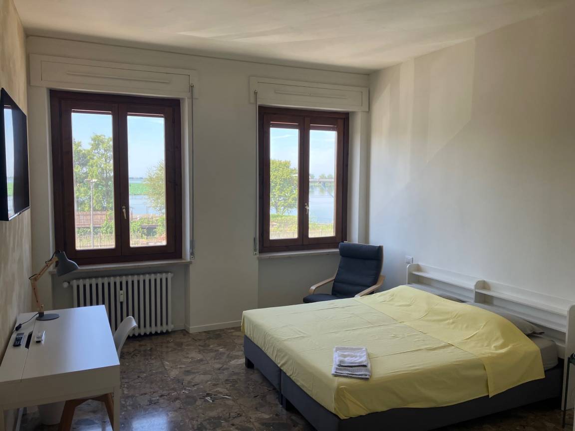 85 M² Ferienwohnung ∙ 3 Schlafzimmer ∙ 5 Gäste - Mantua