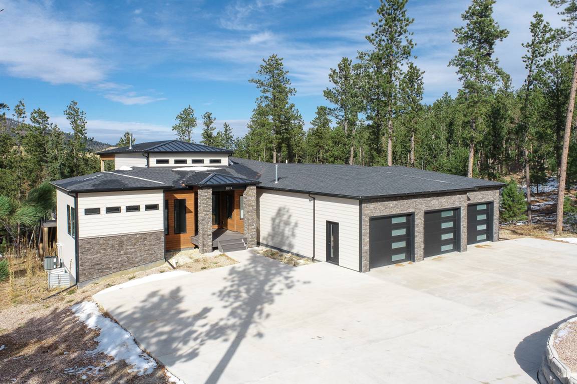 372 M² Cabin ∙ 6 Bedrooms ∙ 28 Guests - Lead, SD