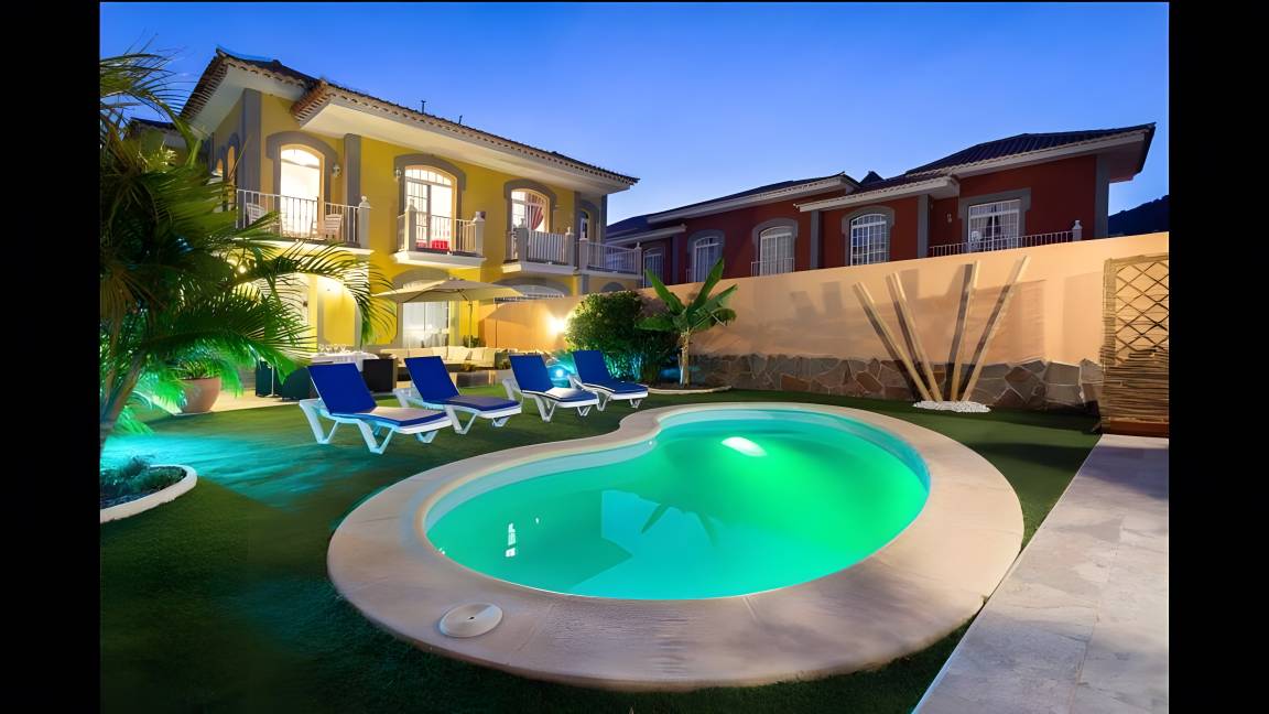 200 M² Villa ∙ 3 Slaapkamers ∙ 7 Gasten - Costa Adeje