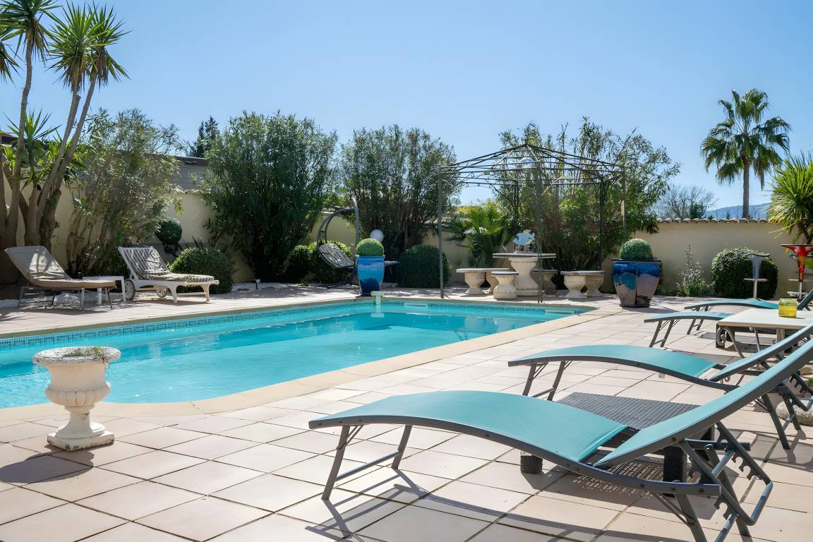 250 M² Maison De Vacances ∙ 6 Chambres ∙ 16 Personnes - Mougins