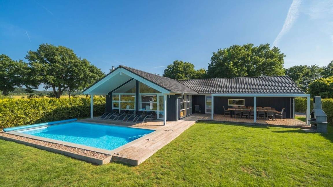140 M² Ferienhaus ∙ 6 Schlafzimmer ∙ 13 Gäste - Dümmer