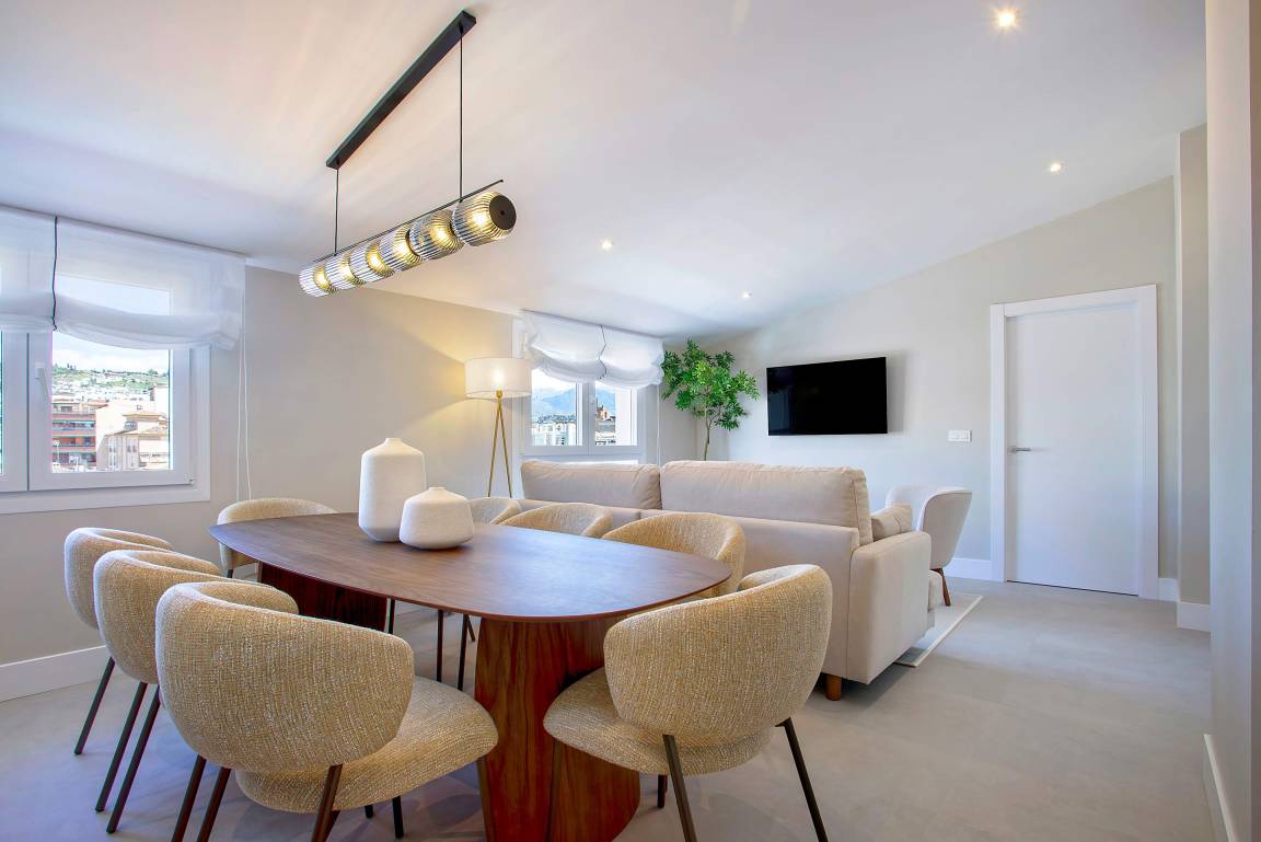 220 M² Apartment ∙ 4 Bedrooms ∙ 8 Guests - Granada