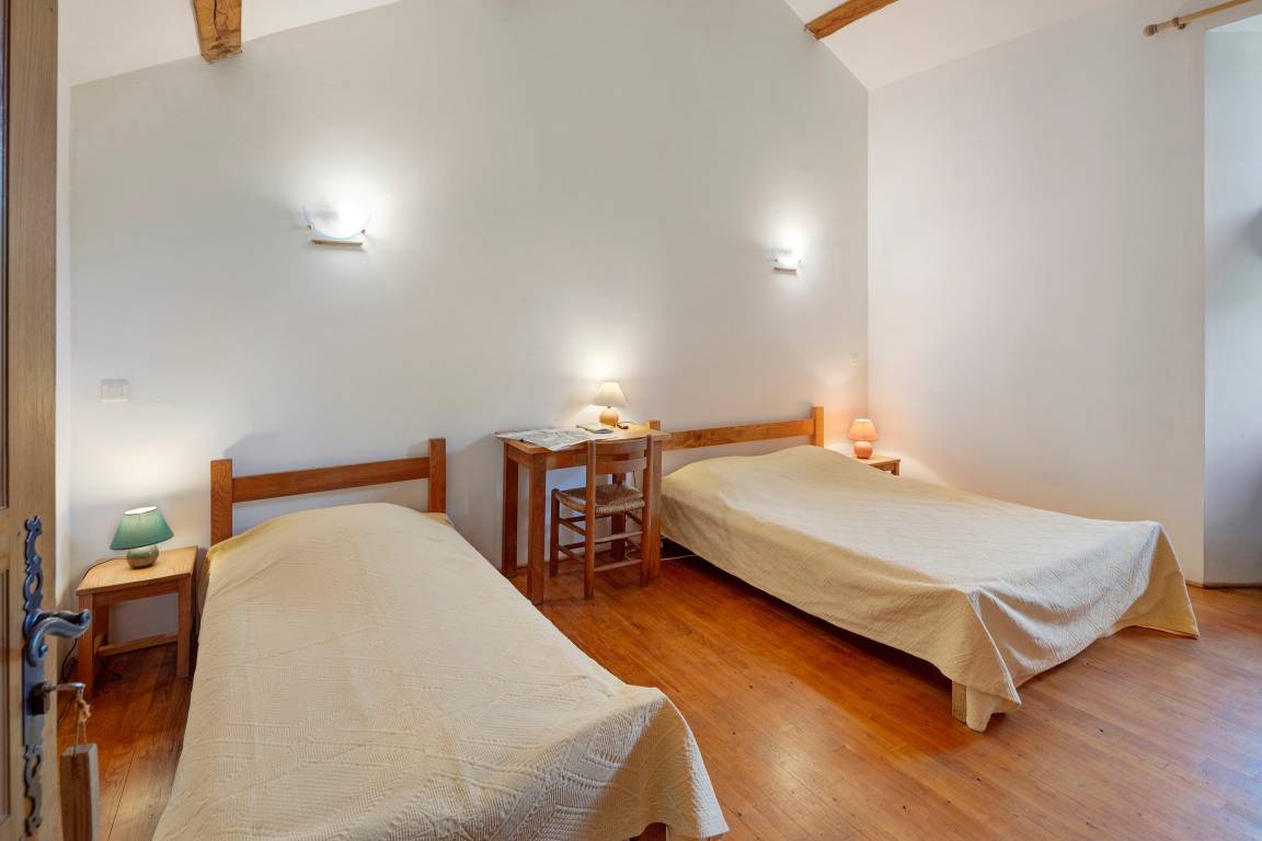 25 M² Chambre D'hôtes ∙ 1 Chambre ∙ 4 Personnes - Lozère