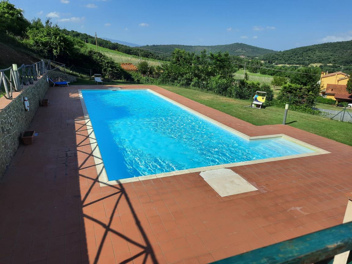 100 M² Appartement ∙ 3 Slaapkamers ∙ 5 Gasten - Montevarchi