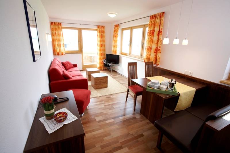 55 M² Ferienwohnung ∙ 2 Schlafzimmer ∙ 4 Gäste - Kössen