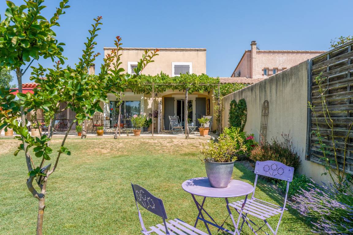 25 M² Chambre D'hôtes ∙ 1 Chambre ∙ 2 Personnes - L'Isle-sur-la-Sorgue