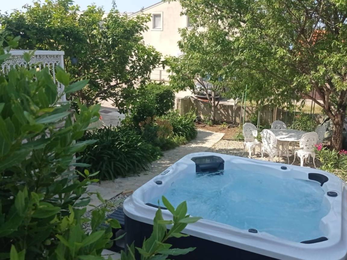 280 M² Casa Vacanza ∙ 4 Camere Da Letto ∙ 8 Ospiti - Zara