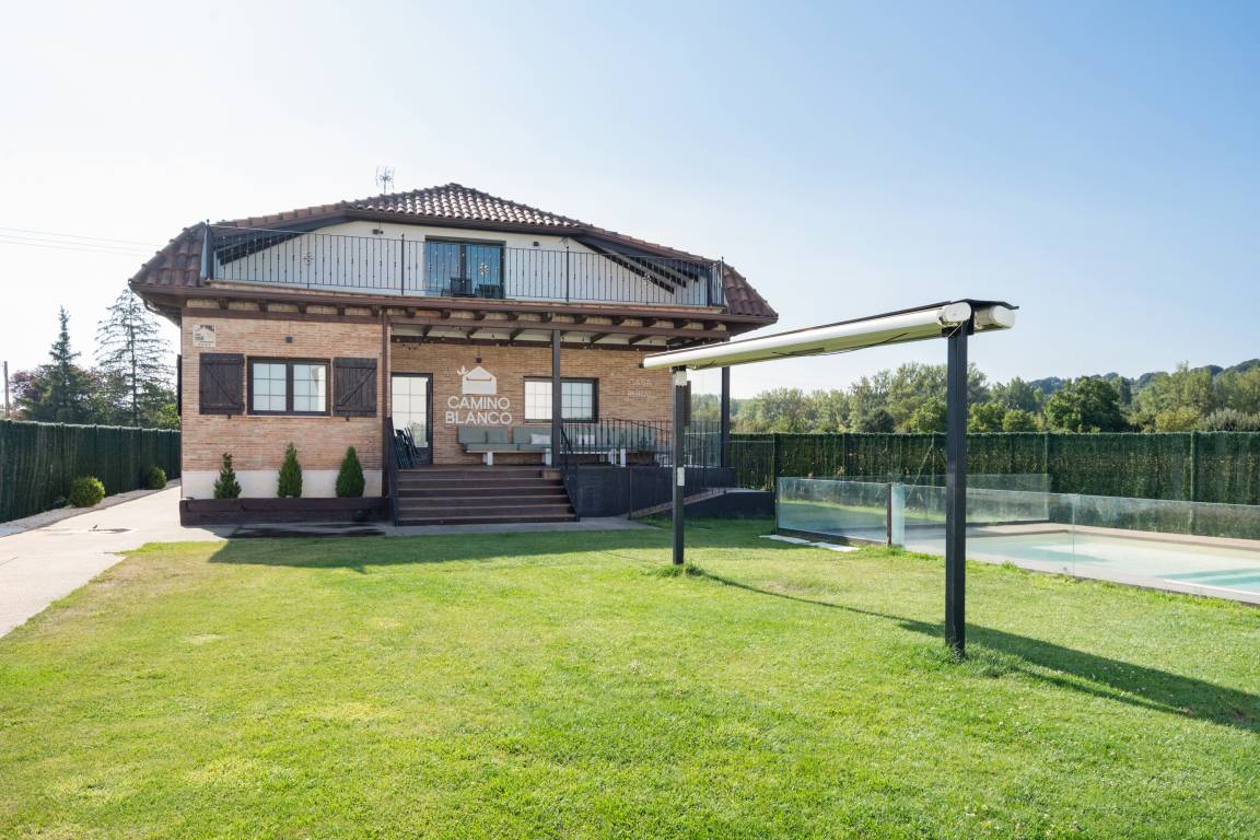 550 M² House ∙ 7 Bedrooms ∙ 16 Guests - Burgos