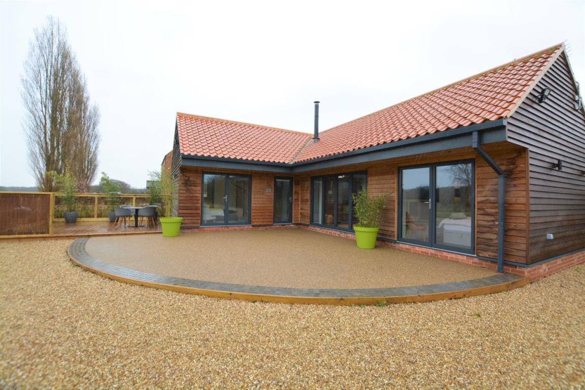 Cottage ∙ 2 Bedrooms ∙ 4 Guests - Lincoln