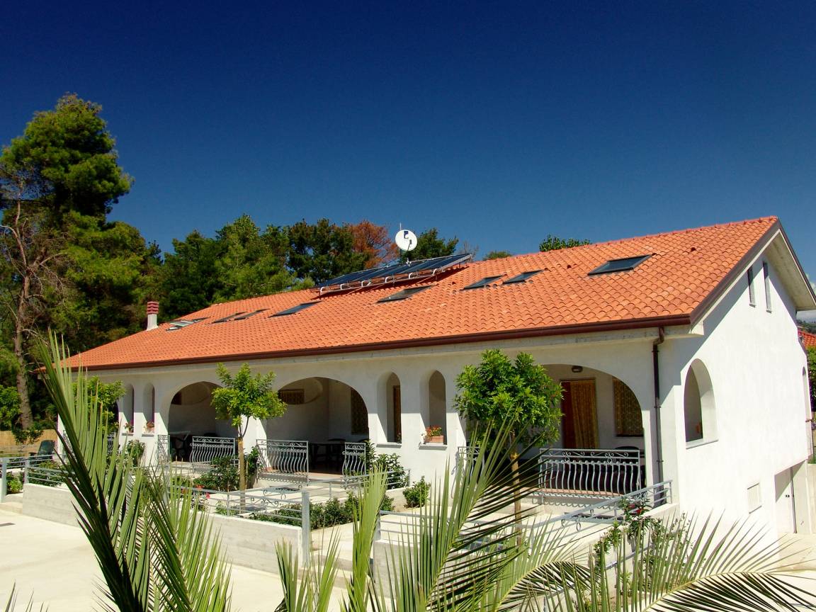 90 m² Ferienhaus ∙ 3 Schlafzimmer ∙ 8 Gäste – Bild 1