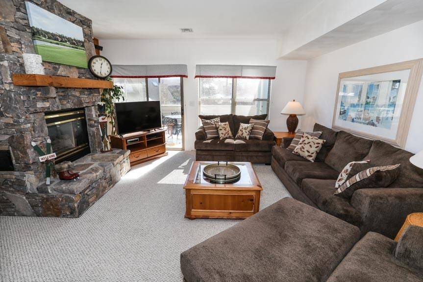 Condo ∙ 2 Bedrooms ∙ 8 Guests - Seven Springs, PA