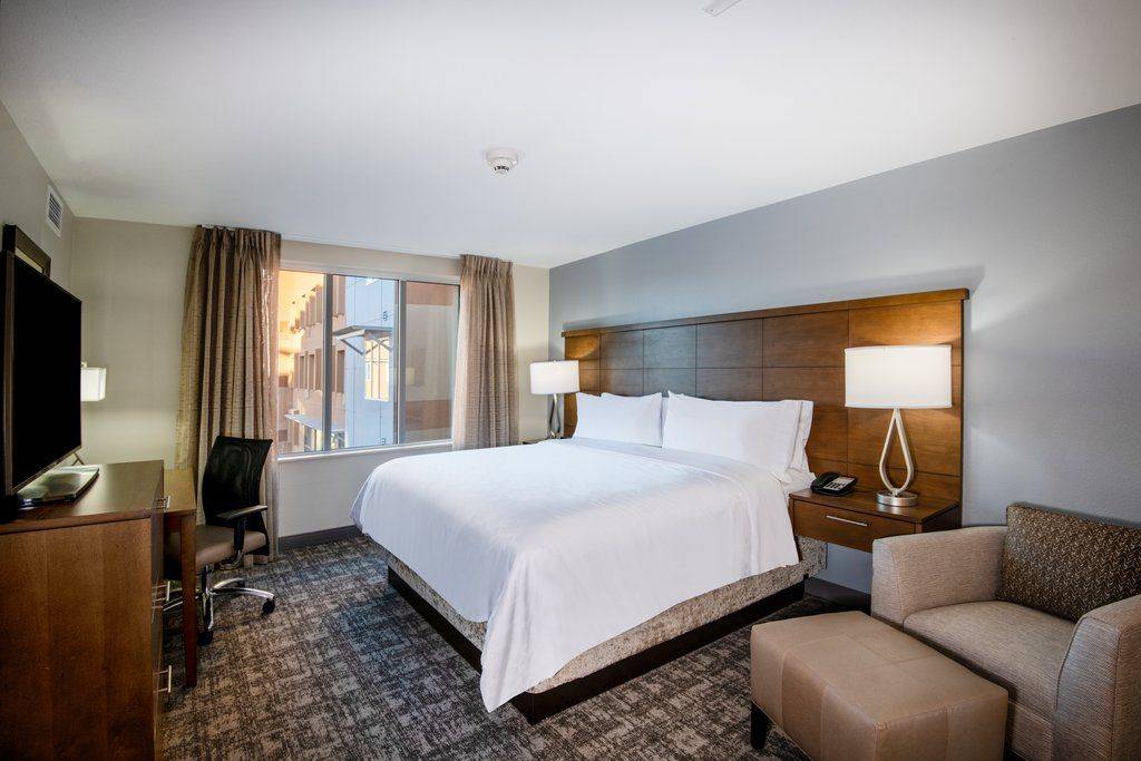 365 M² Hotel ∙ 2 Bedrooms ∙ 8 Guests - Fountain Hills, AZ