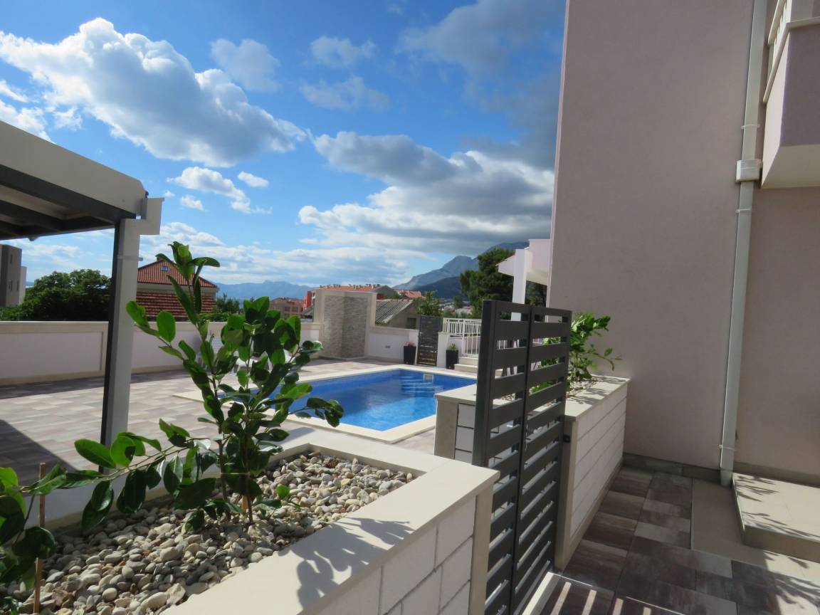 260 M² Appartement ∙ 6 Chambres ∙ 12 Personnes - Tučepi