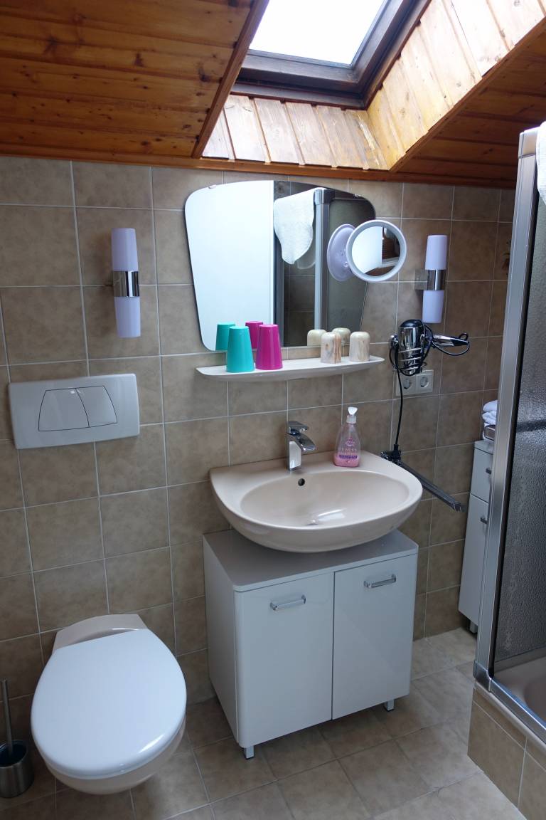 45 m² Ferienwohnung ∙ 1 Schlafzimmer ∙ 4 Gäste – Bild 4