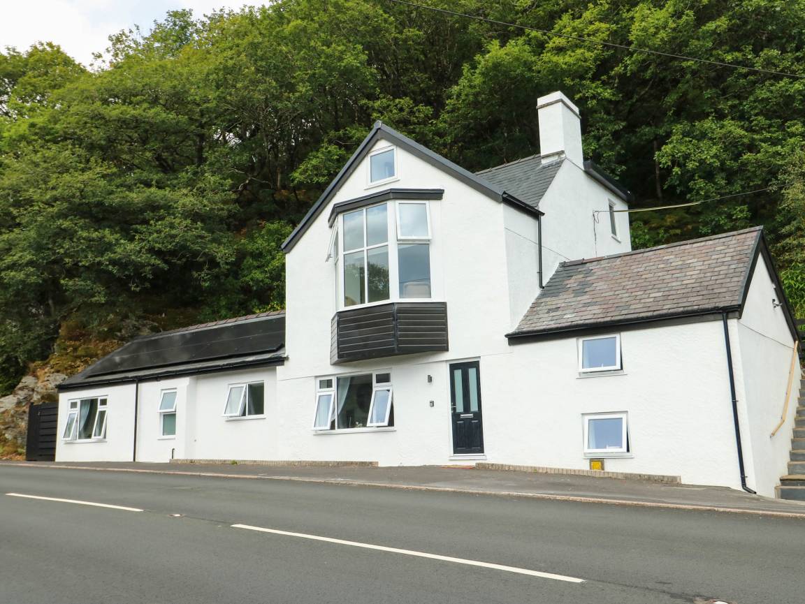 Cottage ∙ 3 Bedrooms ∙ 6 Guests - Penrhyndeudraeth