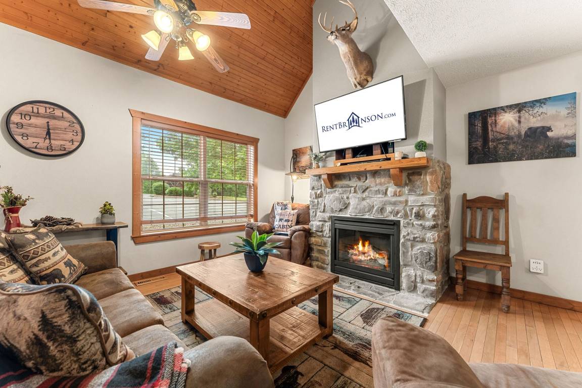 Cabin ∙ 1 Bedroom ∙ 4 Guests - Kimberling City, MO