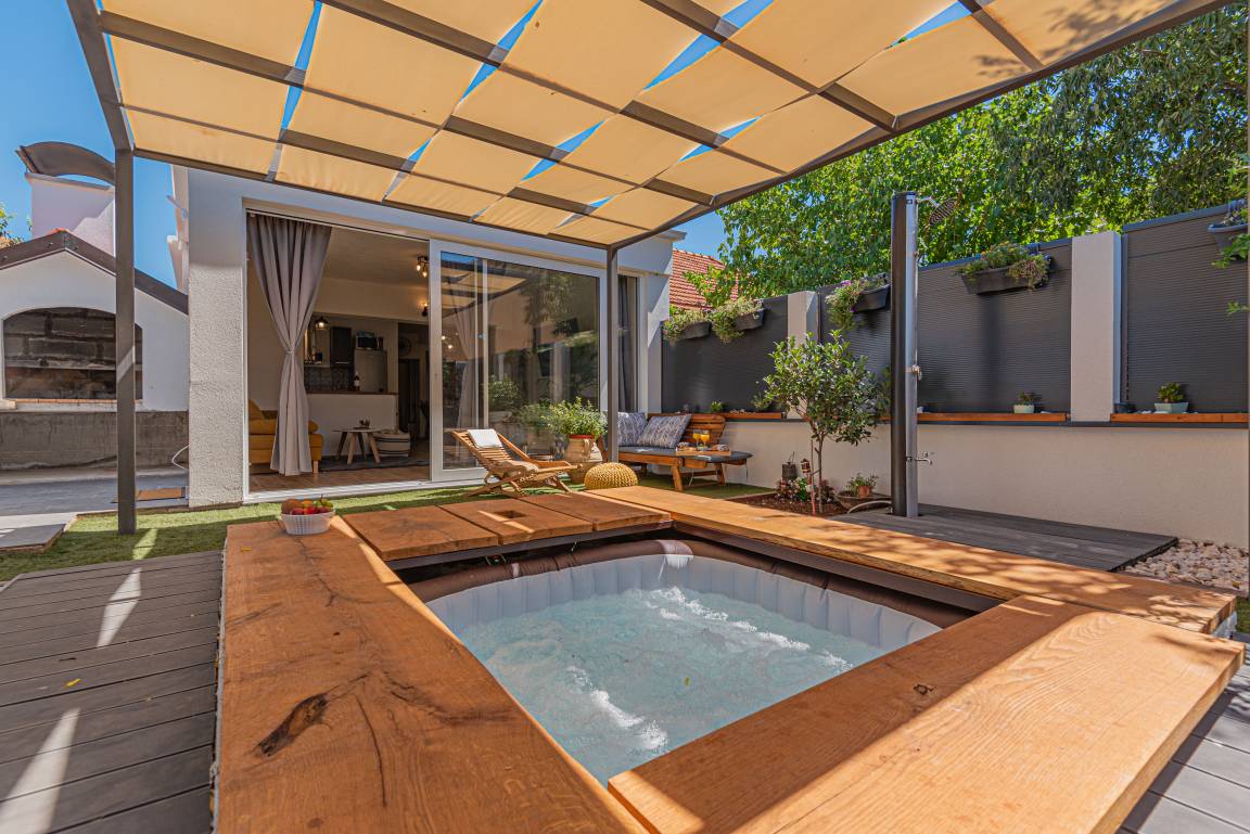 60 M² Ferienhaus ∙ 2 Schlafzimmer ∙ 5 Gäste - Šibenik