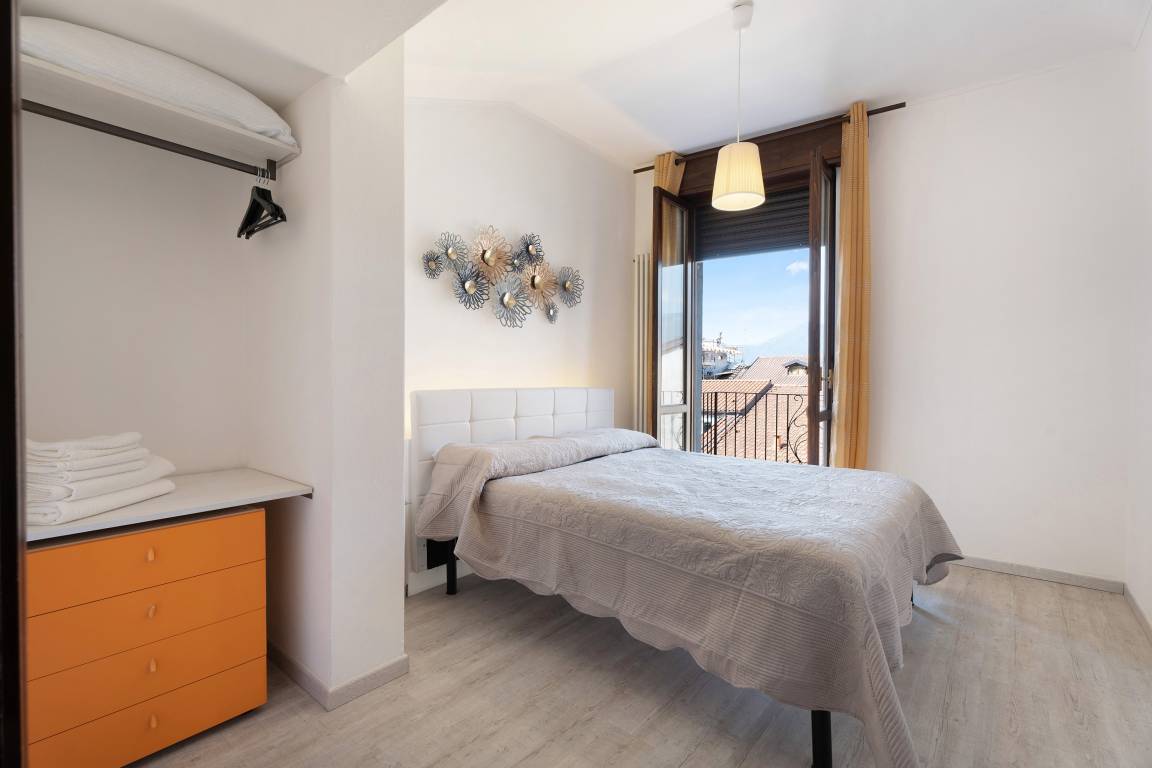 120 M² Apartamento ∙ 2 Habitaciones ∙ 4 Huéspedes - Luino