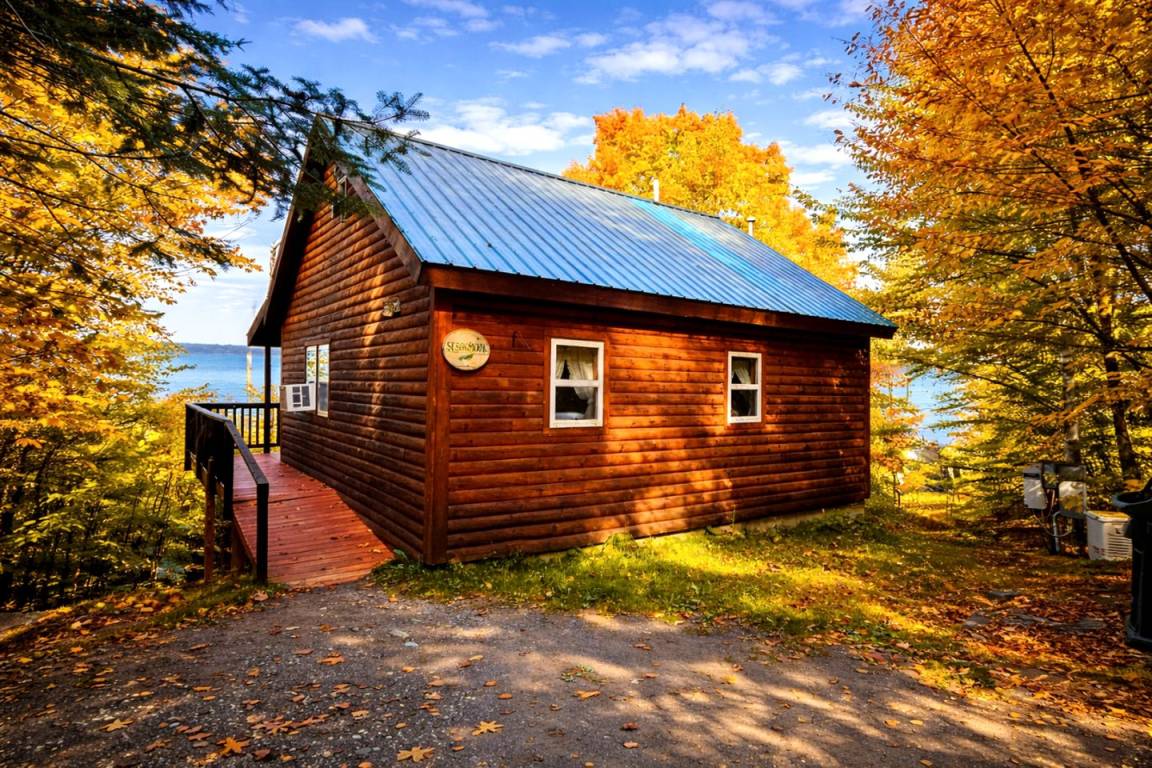 House ∙ 2 Bedrooms ∙ 7 Guests - Greenville, ME