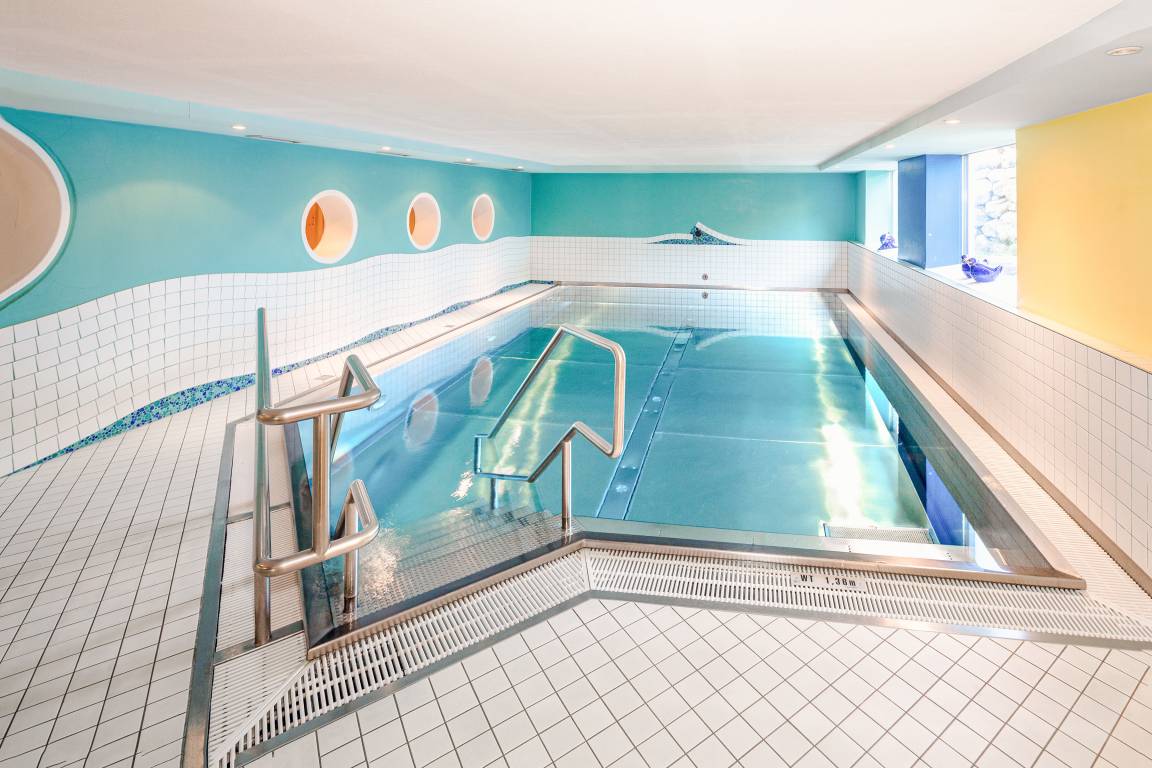 900 m² Ferienhaus ∙ 16 Schlafzimmer ∙ 50 Gäste – Bild 23