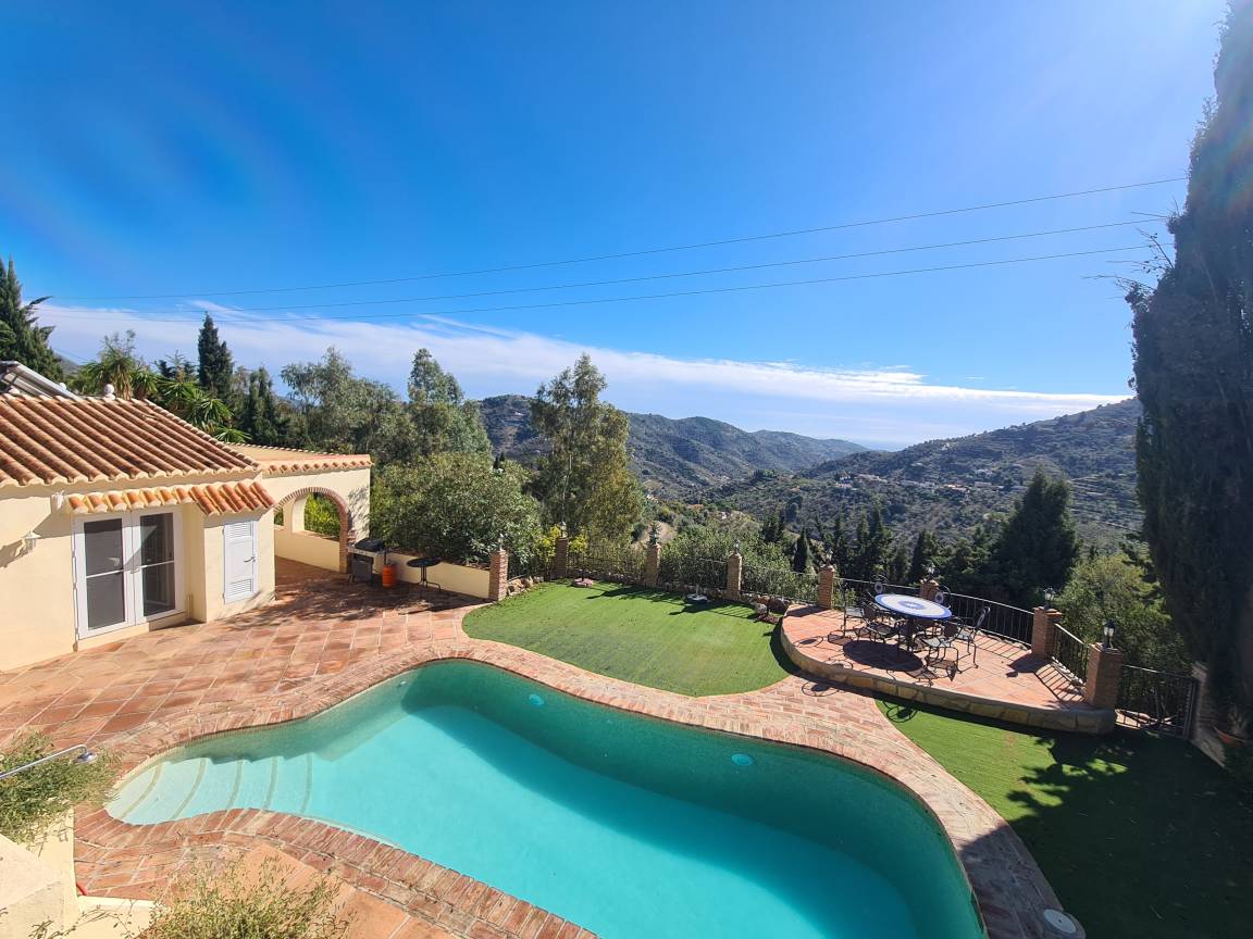 100 M² Villa ∙ 2 Habitaciones ∙ 4 Huéspedes - Cómpeta