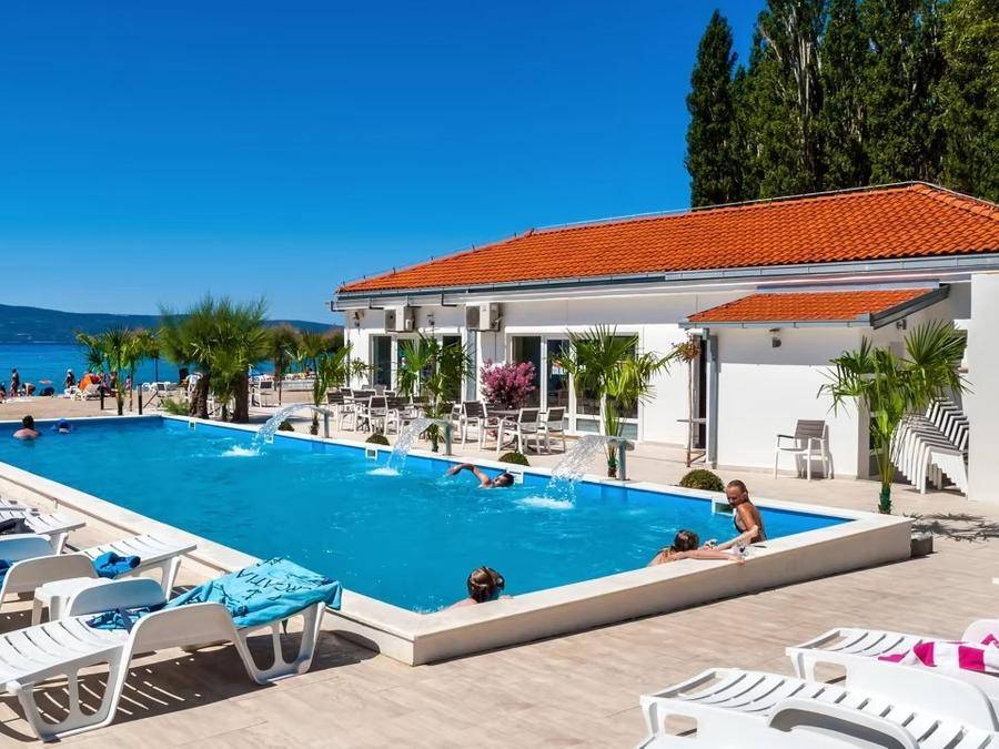 34 M² Caravan ∙ 2 Bedrooms ∙ 5 Guests - Croatia