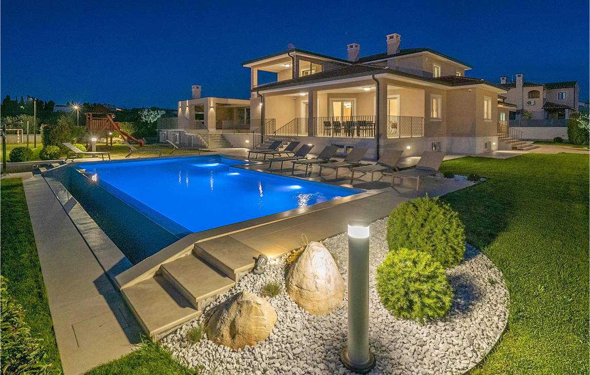 380 M² House ∙ 5 Bedrooms ∙ 10 Guests - Poreč