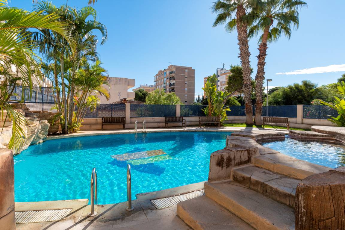 65 M² Apartamento ∙ 2 Habitaciones ∙ 4 Huéspedes - Playa Flamenca
