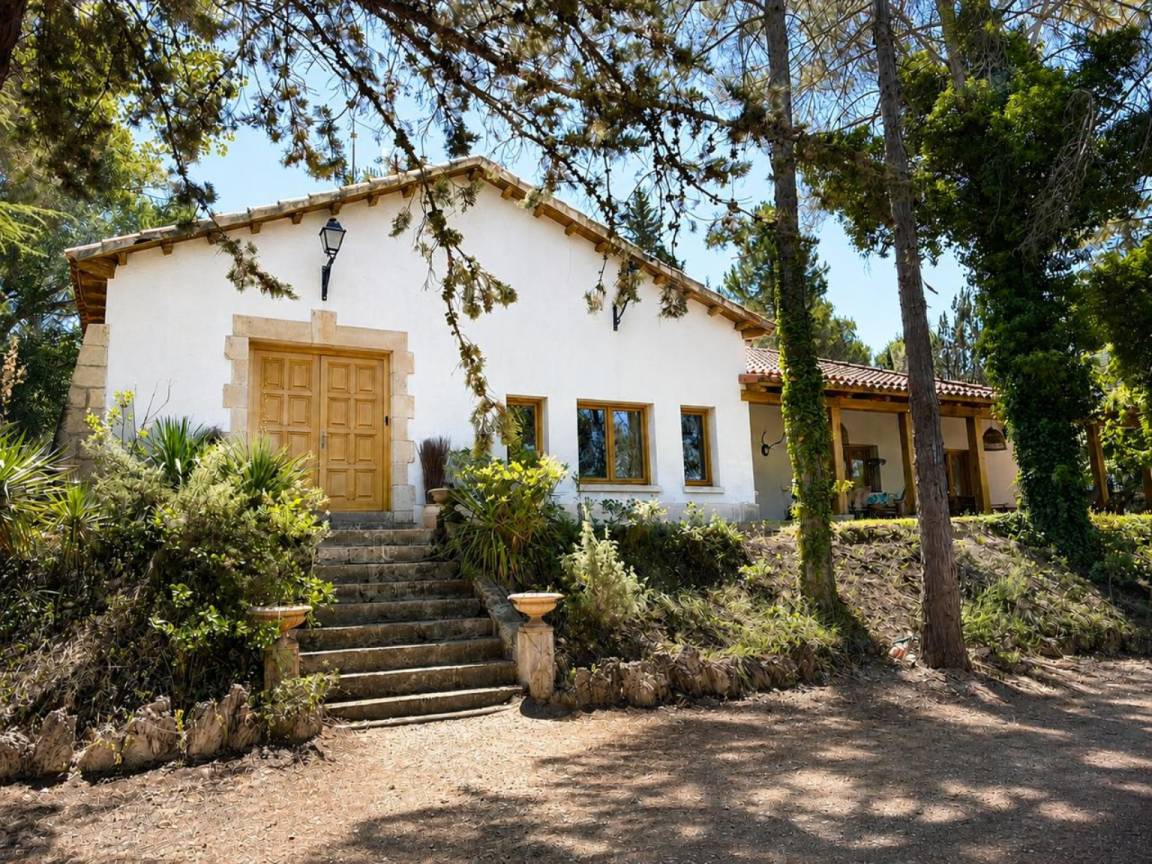 Villa ∙ 6 Habitaciones ∙ 13 Huéspedes - Priego