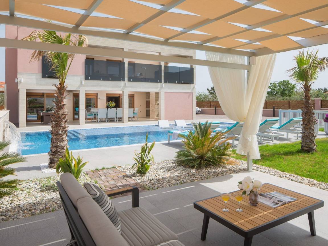 250 M² Ferienhaus ∙ 4 Schlafzimmer ∙ 10 Gäste - Vir