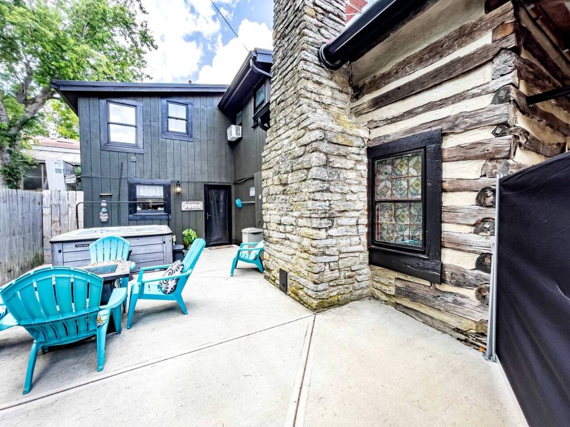 House ∙ 2 Bedrooms ∙ 4 Guests - Georgetown, OH