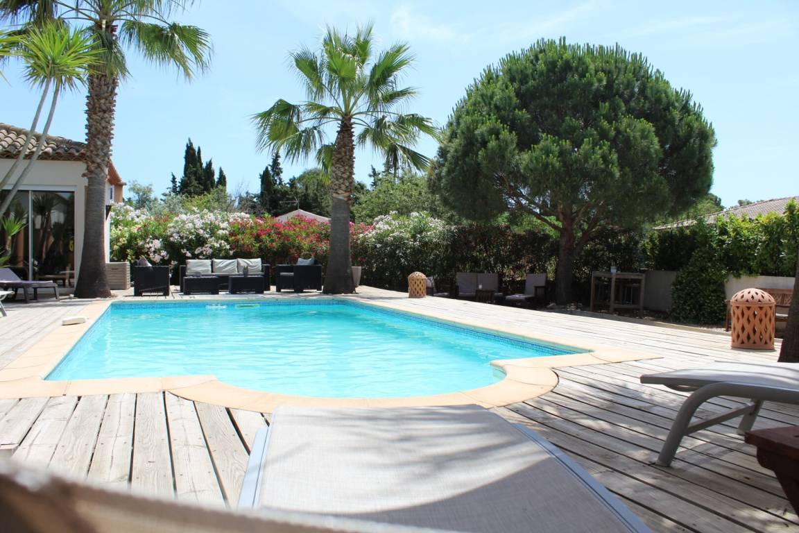 150 M² Villa ∙ 4 Bedrooms ∙ 8 Guests - Marseillan