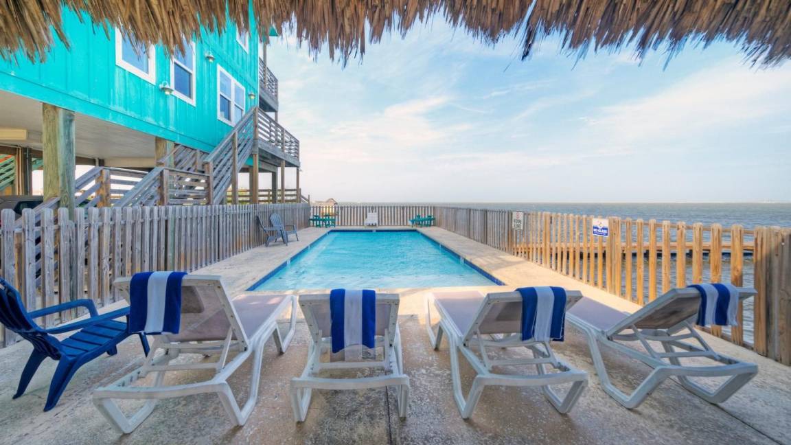 102 M² House ∙ 3 Bedrooms ∙ 6 Guests - Corpus Christi, TX