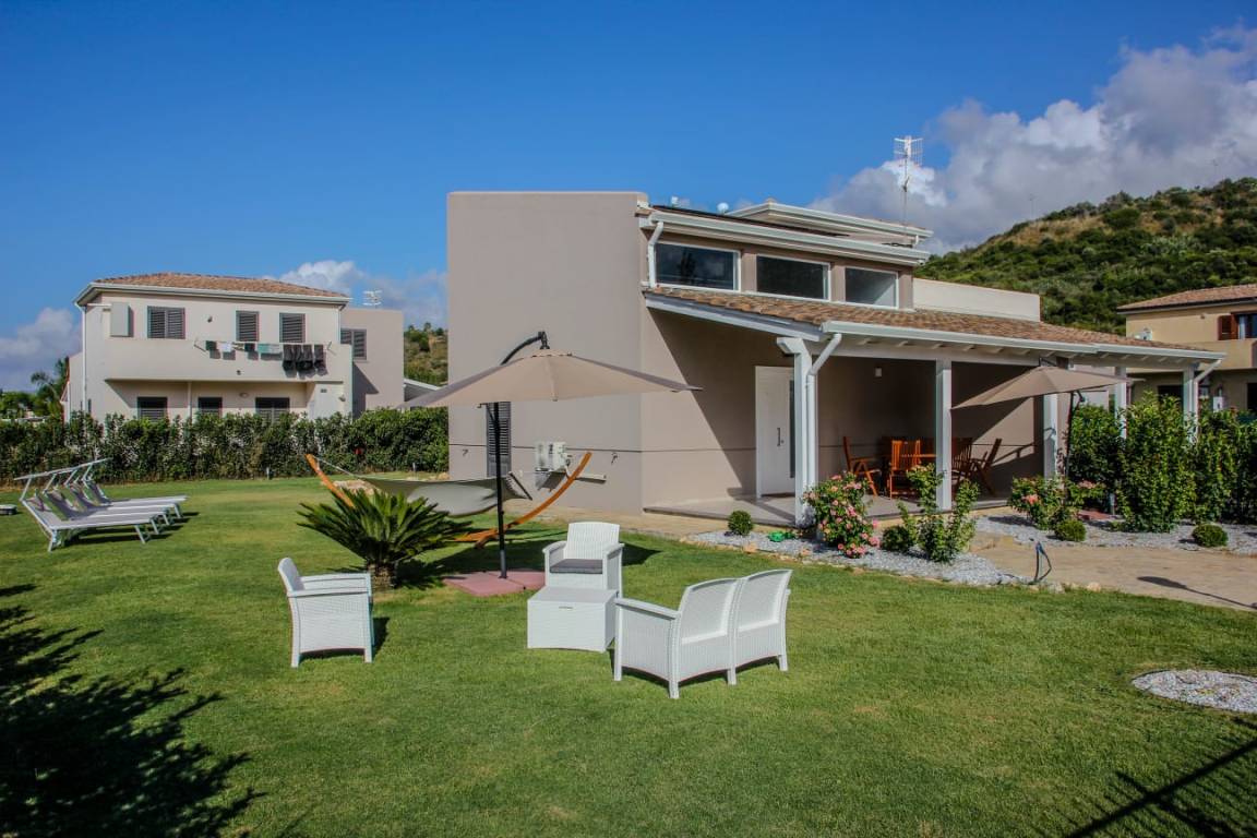 430 M² Villa Vacanza ∙ 3 Camere Da Letto ∙ 8 Ospiti - Campofelice di Roccella