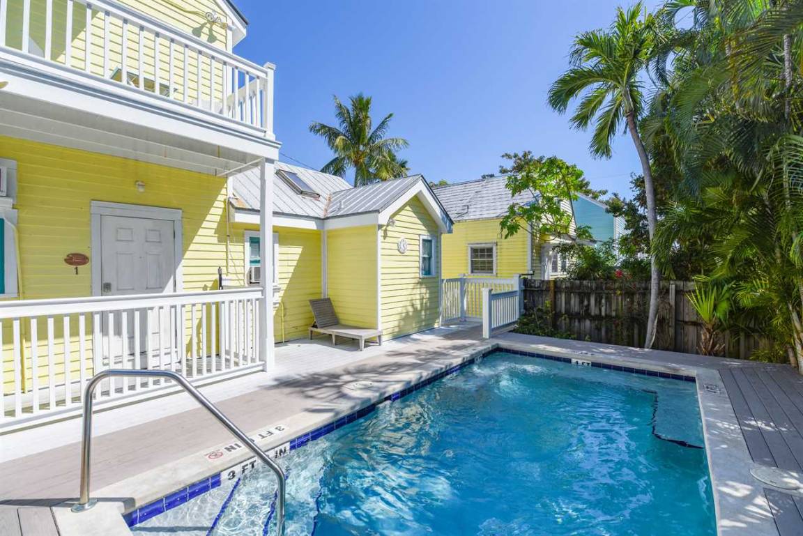 Apartment ∙ 1 Bedroom ∙ 2 Guests - Key West, FL