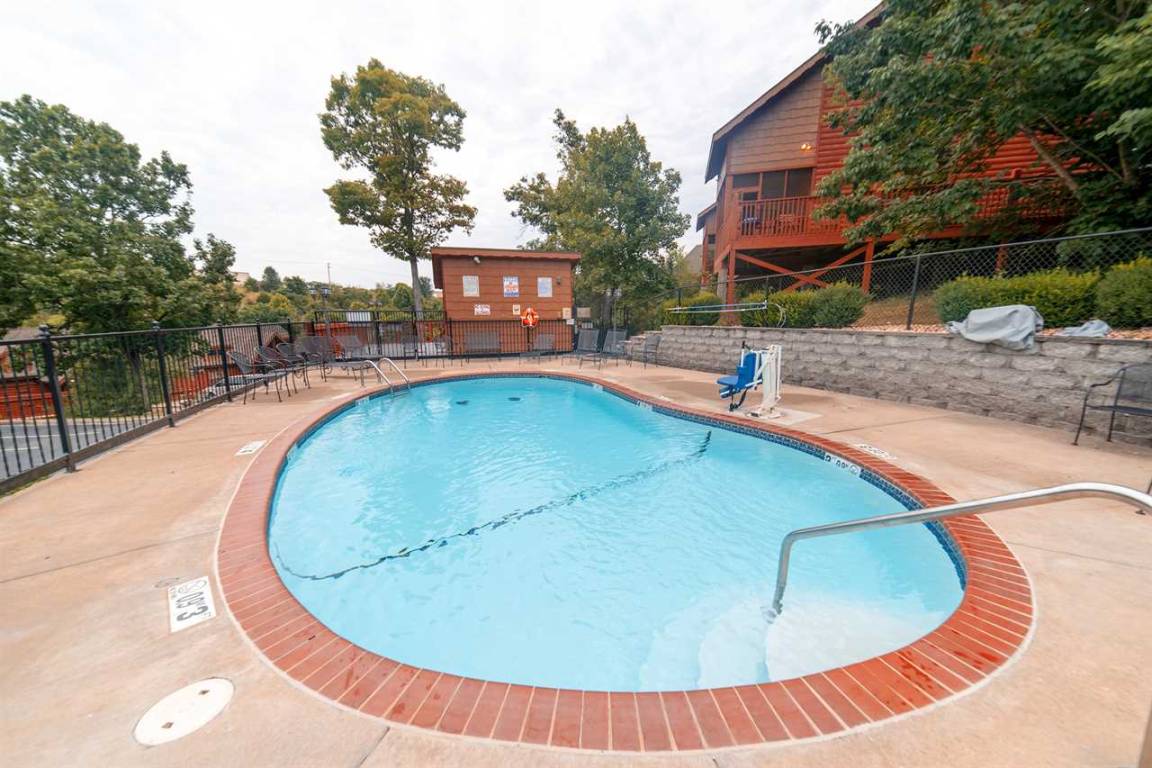 Cabin ∙ 2 Bedrooms ∙ 6 Guests - Branson, MO