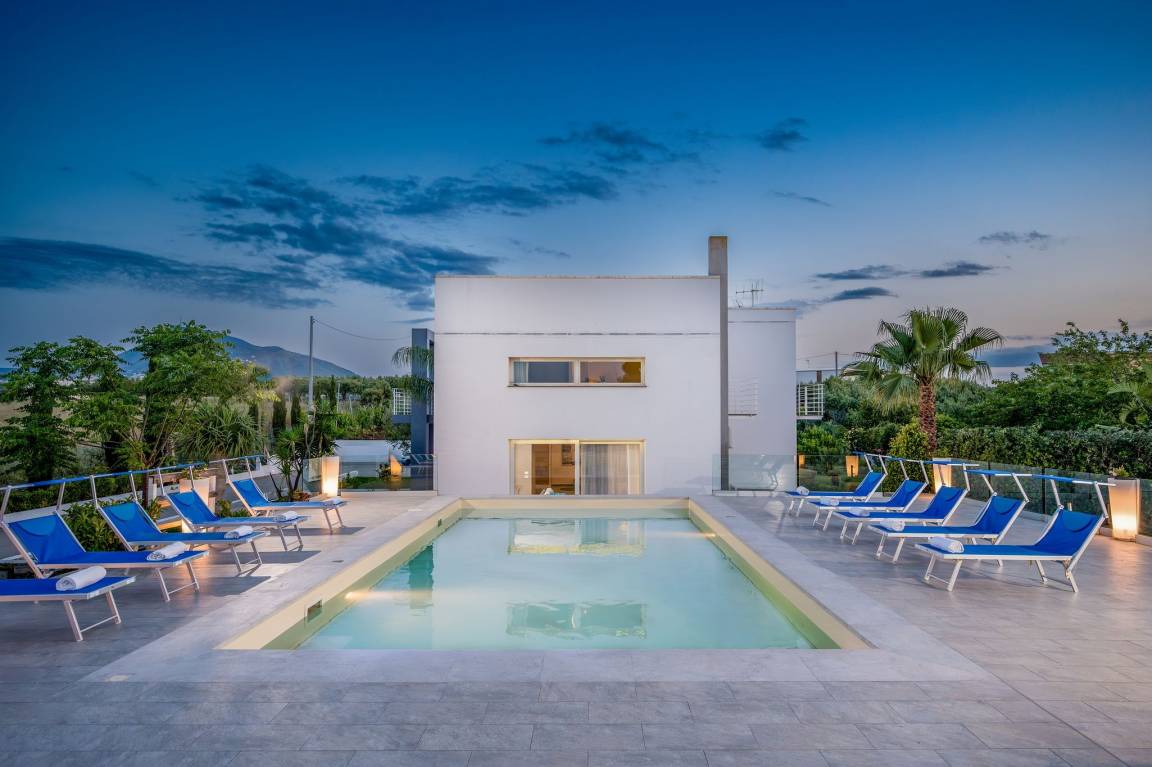 500 M² Villa ∙ 6 Slaapkamers ∙ 12 Gasten - Alcamo