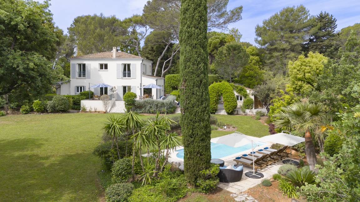 247 M² Villa ∙ 4 Bedrooms ∙ 8 Guests - Biot