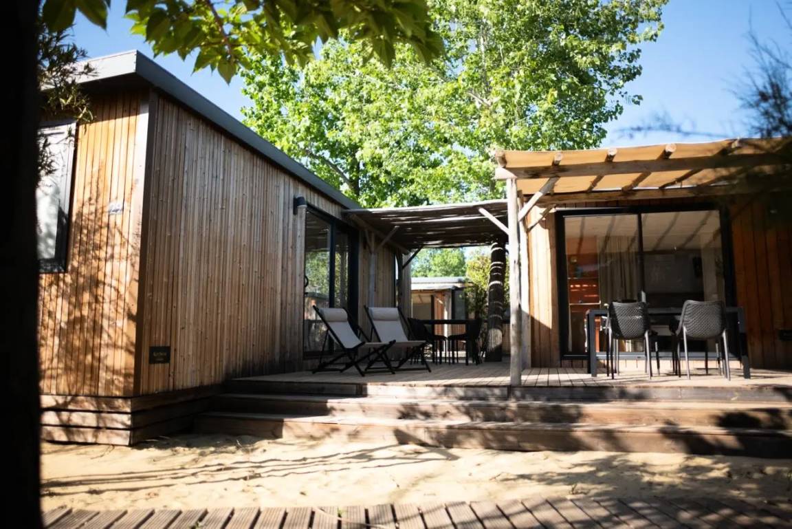 60 M² Mobil-home ∙ 4 Chambres ∙ 8 Personnes - Vias