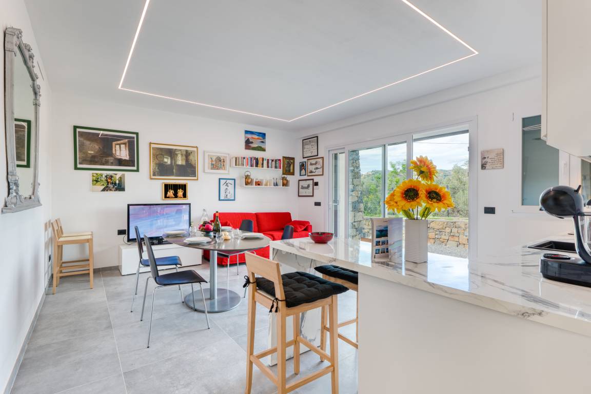 65 M² Apartment ∙ 1 Bedroom ∙ 5 Guests - İmperia, İtalya