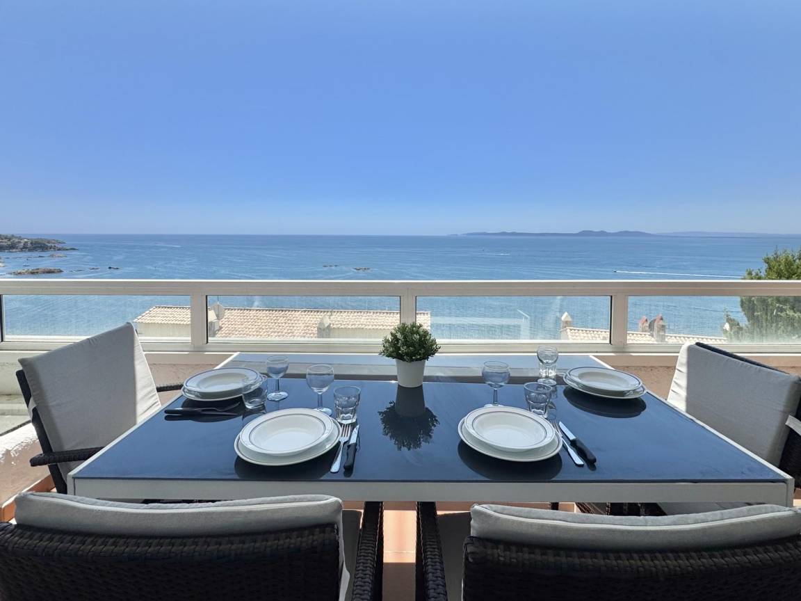 64 M² Apartamento ∙ 2 Habitaciones ∙ 4 Huéspedes - Roses
