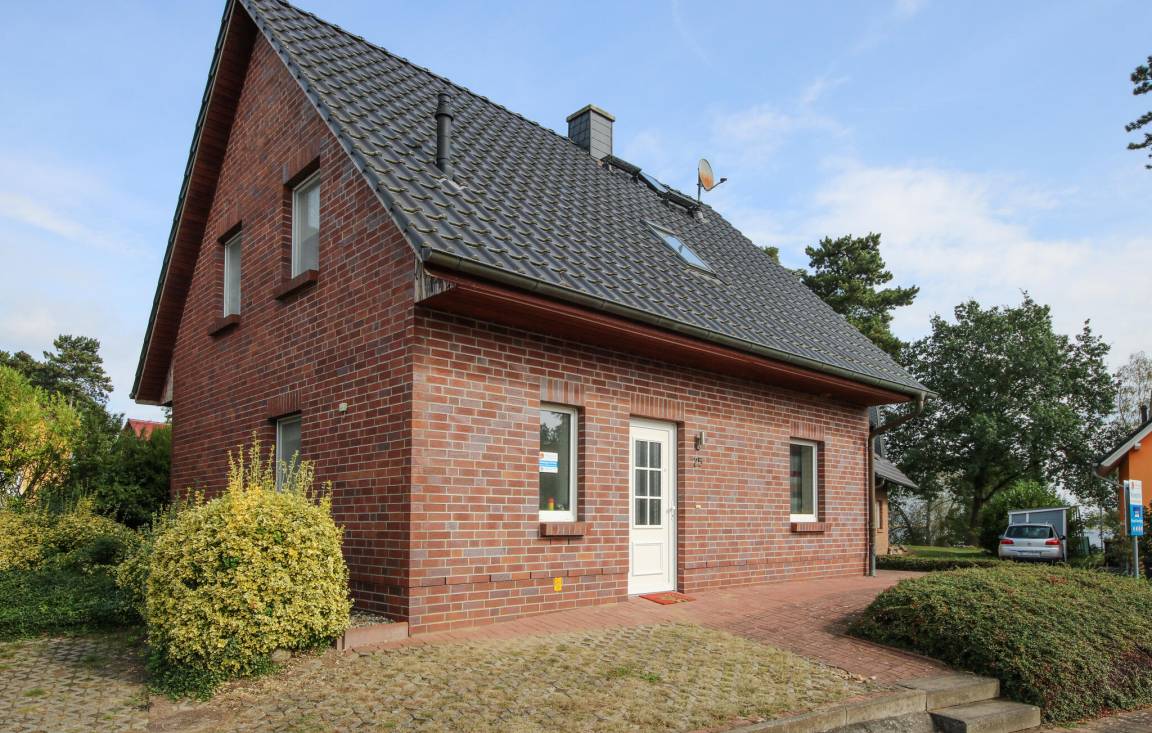 103 M² House ∙ 2 Bedrooms ∙ 4 Guests - Röbel