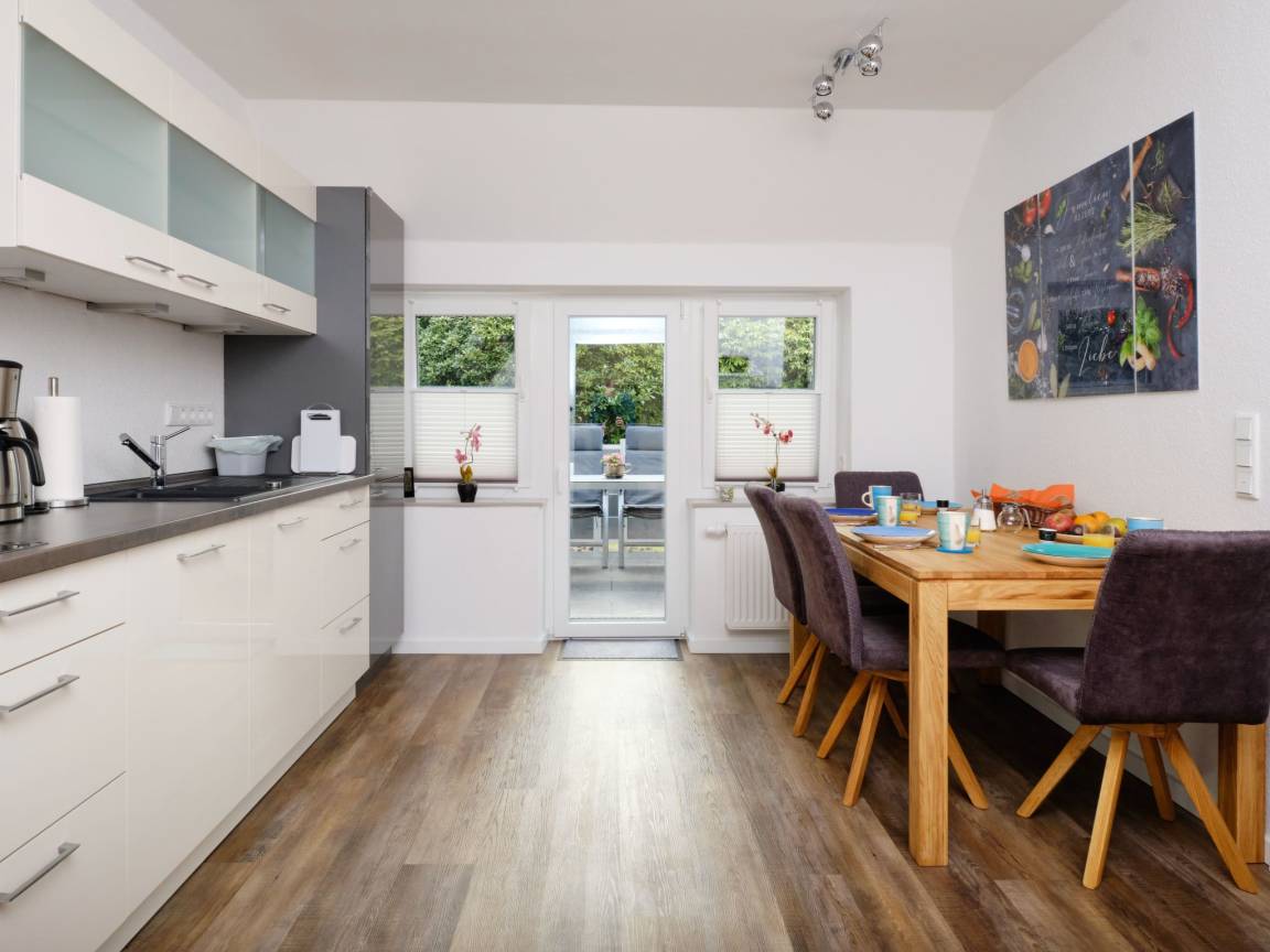117 M² Ferienwohnung ∙ 2 Schlafzimmer ∙ 1 Gast - Rastede